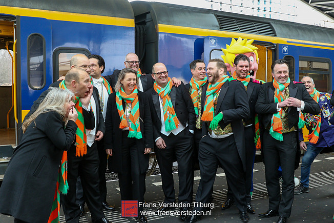 intocht 2023 kruikenstad tilburg - frans versteden intocht 2023 kruikenstad tilburg - frans versteden