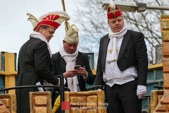 dun opstoet 2023 kruikenstad tilburg - frans versteden dun opstoet 2023 kruikenstad tilburg - frans versteden