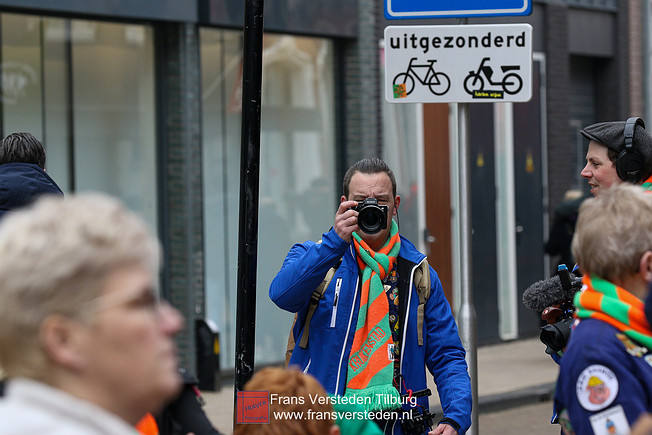 proefblaoze 2023 tilburgse binnenstad kruikenstad - fènpruuvers proefblaoze 2023 tilburgse binnenstad kruikenstad - frans versteden