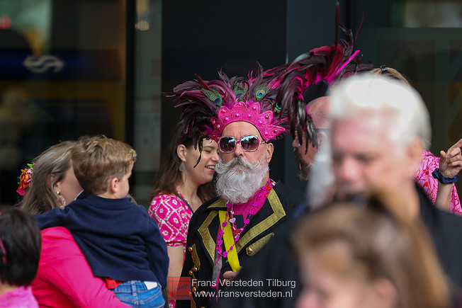 roze maandag tilburgse kermis 2023 - frans versteden roze maandag tilburgse kermis 2023 - frans versteden
