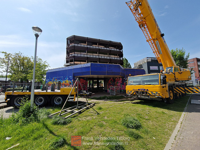 sloop blauwe gebouw spoorzone tilburg - frans versteden sloop blauwe gebouw spoorzone tilburg - frans versteden