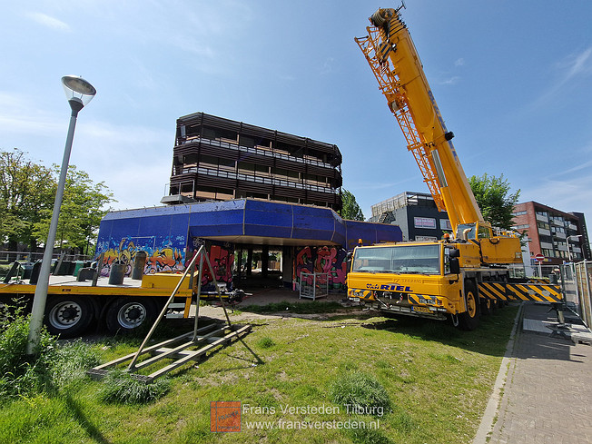 sloop blauwe gebouw spoorzone tilburg - frans versteden sloop blauwe gebouw spoorzone tilburg - frans versteden