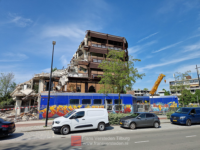 sloop blauwe gebouw spoorzone tilburg - frans versteden sloop blauwe gebouw spoorzone tilburg - frans versteden