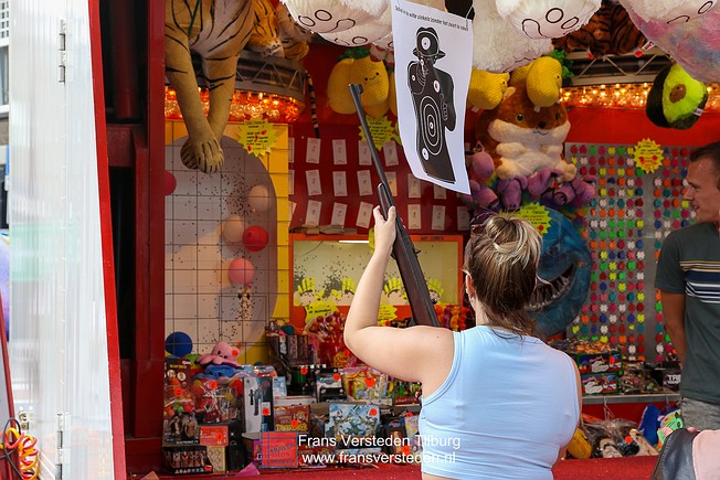 rondje tilburgse kermis maandag 2021 - frans versteden tilburgse kermis 2021 - frans versteden