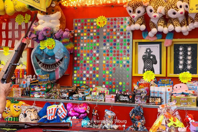 rondje tilburgse kermis maandag 2021 - frans versteden tilburgse kermis 2021 - frans versteden