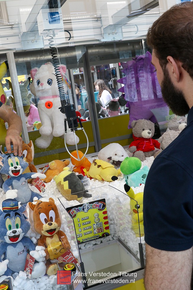 rondje tilburgse kermis maandag 2021 - frans versteden tilburgse kermis 2021 - frans versteden